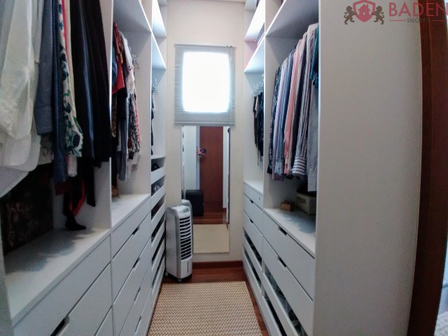 Casa de Condomínio à venda com 4 quartos, 330m² - Foto 19