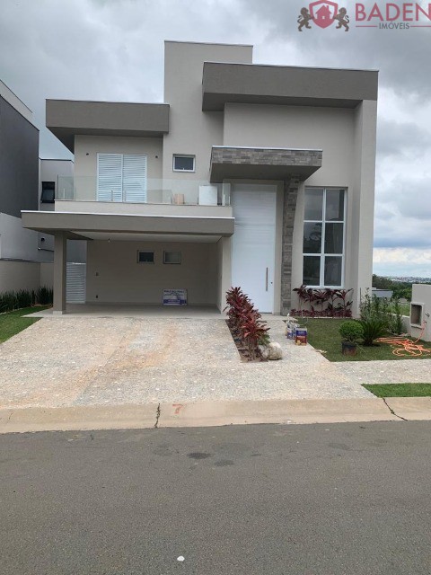 Casa de Condomínio à venda com 3 quartos, 269m² - Foto 1
