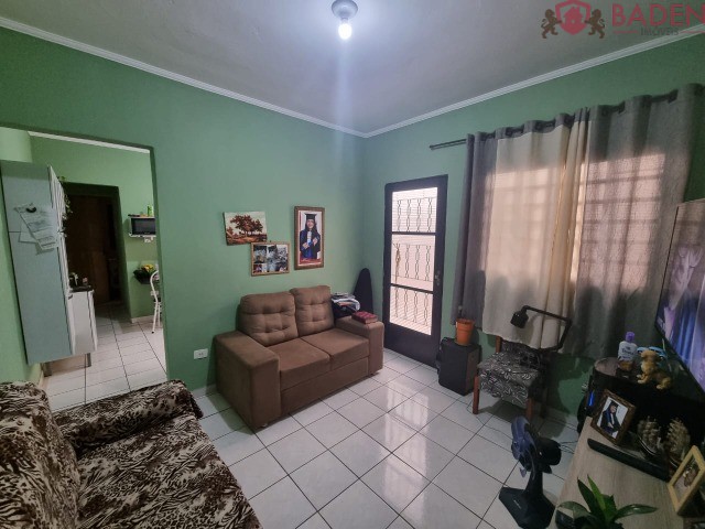 Casa à venda com 4 quartos, 114m² - Foto 2