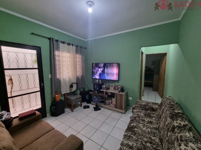 Casa à venda com 4 quartos, 114m² - Foto 3