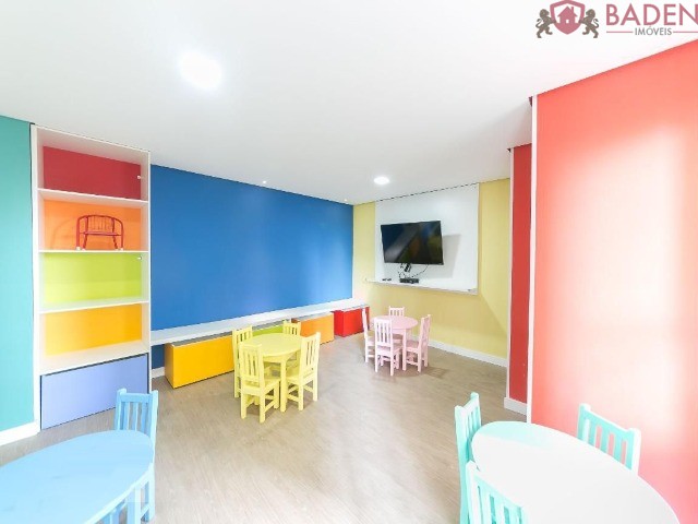 Apartamento à venda com 2 quartos, 64m² - Foto 11