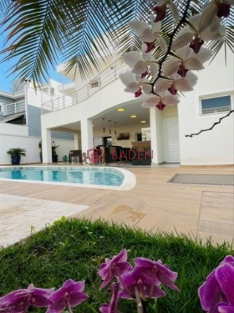 Casa de Condomínio à venda com 4 quartos, 312m² - Foto 1