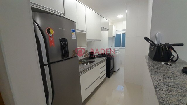 Apartamento à venda com 2 quartos, 57m² - Foto 3
