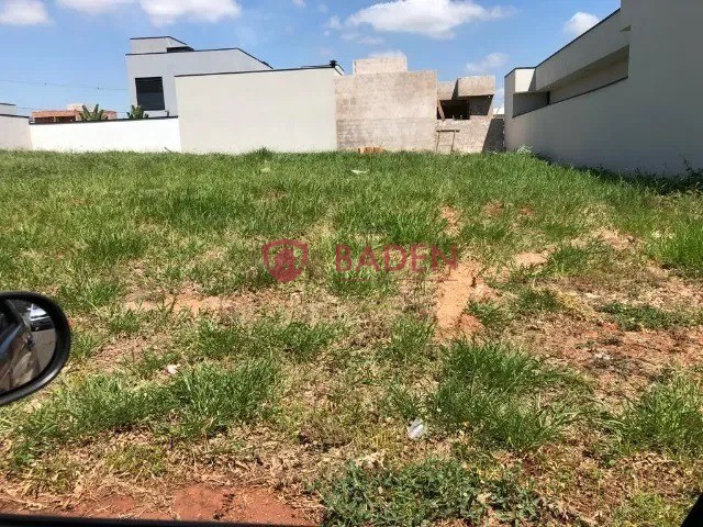 Terreno à venda, 200m² - Foto 1