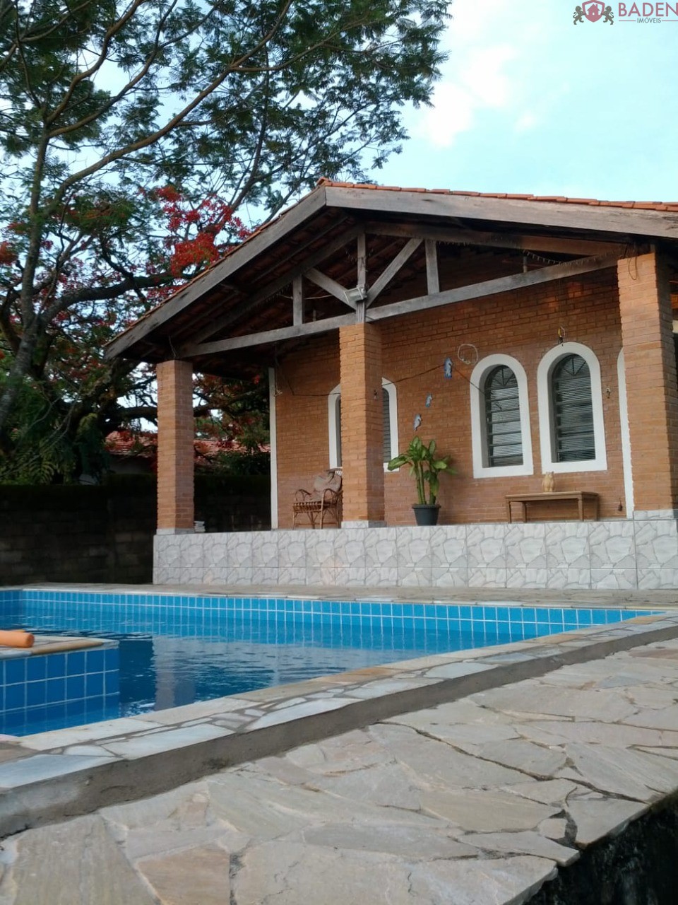Chácara à venda com 2 quartos, 150m² - Foto 1