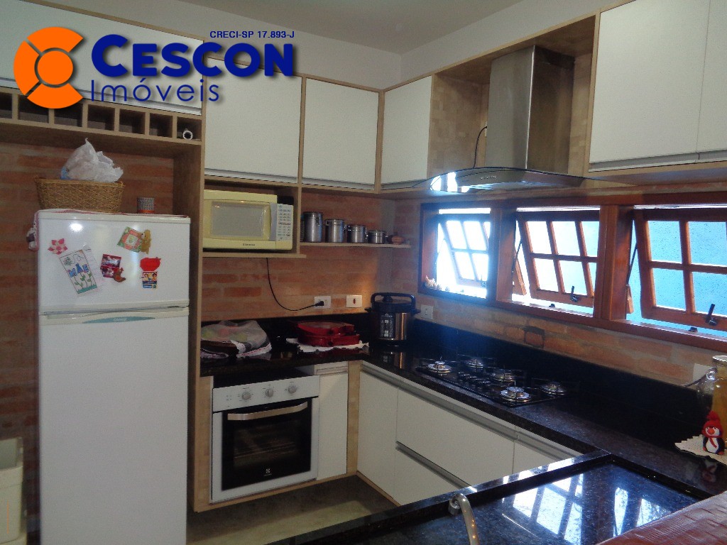 Casa de Condomínio à venda com 3 quartos, 210m² - Foto 18