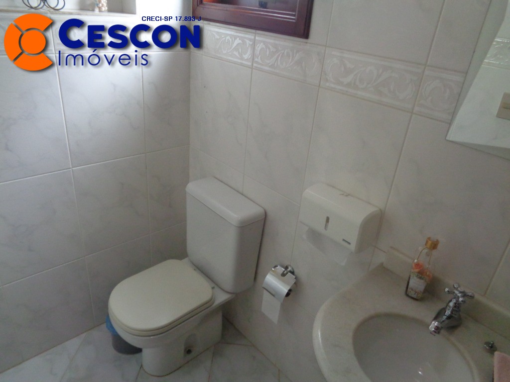 Casa de Condomínio à venda e aluguel com 4 quartos, 550m² - Foto 17
