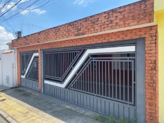 Casa, 3 quartos, 236 m² - Foto 1