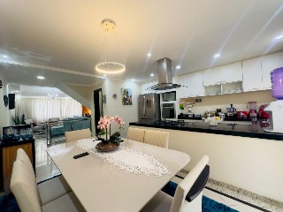 Casa, 3 quartos, 280 m² - Foto 1