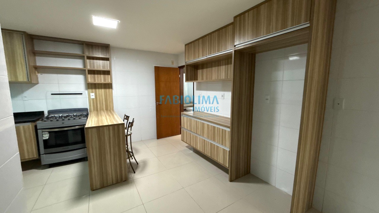 Casa de Condomínio à venda e aluguel com 4 quartos, 450m² - Foto 17