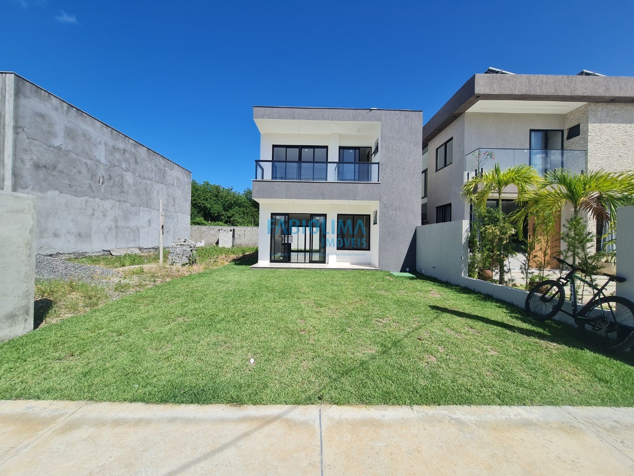Casa de Condomínio à venda com 4 quartos, 194m² - Foto 2