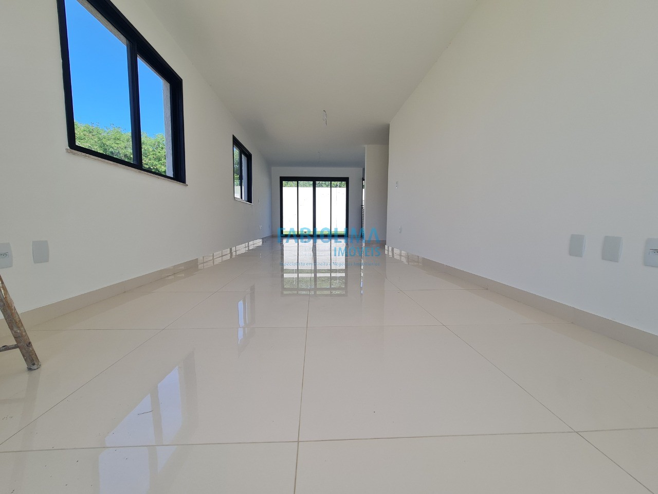 Casa de Condomínio à venda com 4 quartos, 194m² - Foto 4