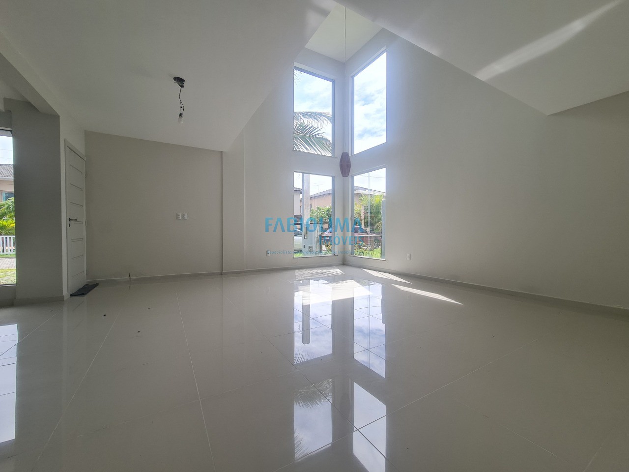 Casa de Condomínio à venda com 4 quartos, 300m² - Foto 8