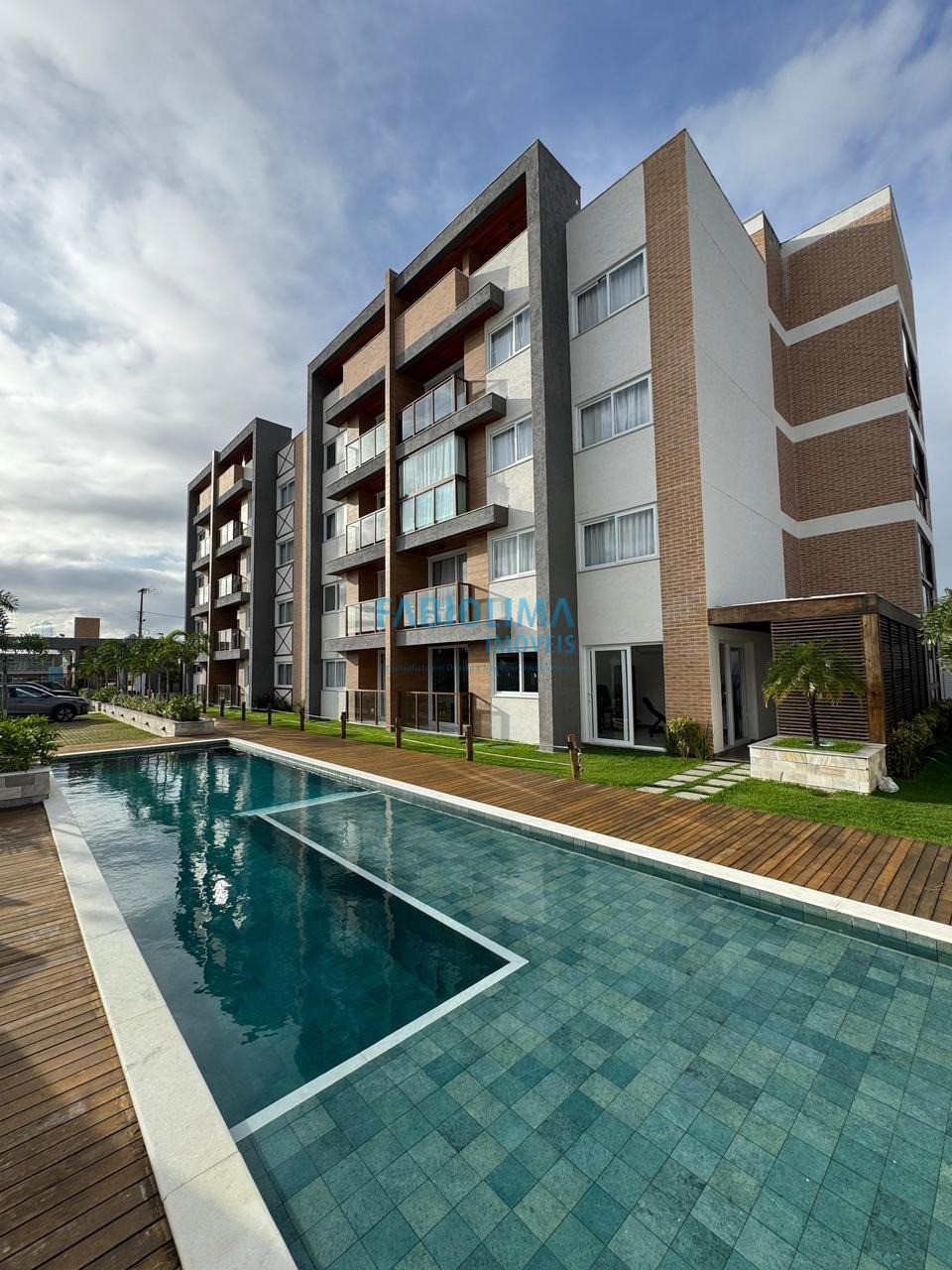 Apartamento à venda com 2 quartos, 64m² - Foto 1