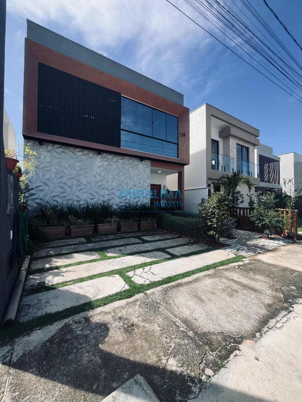 Casa de Condomínio à venda com 4 quartos, 175m² - Foto 1