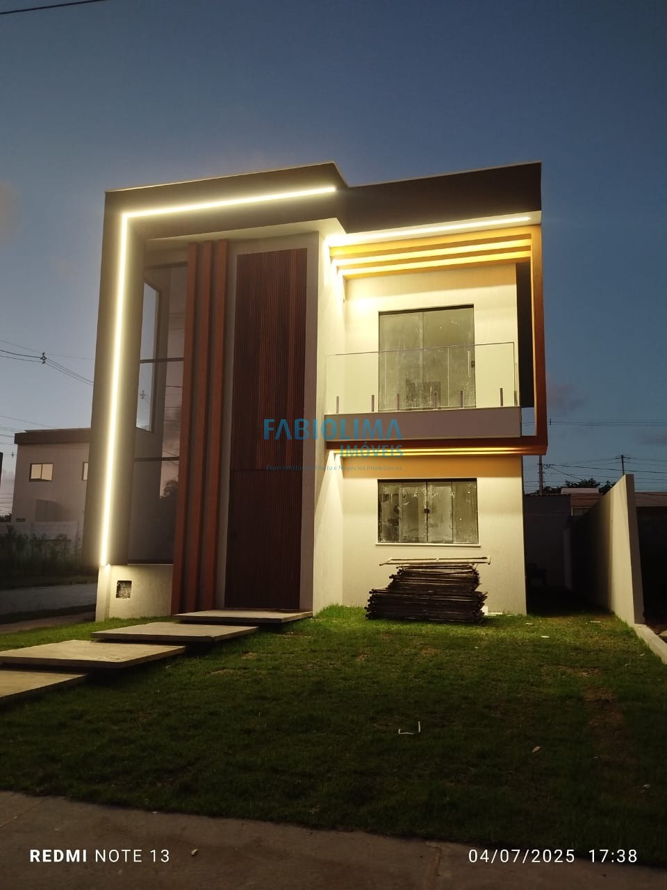Casa de Condomínio à venda com 4 quartos, 186m² - Foto 1
