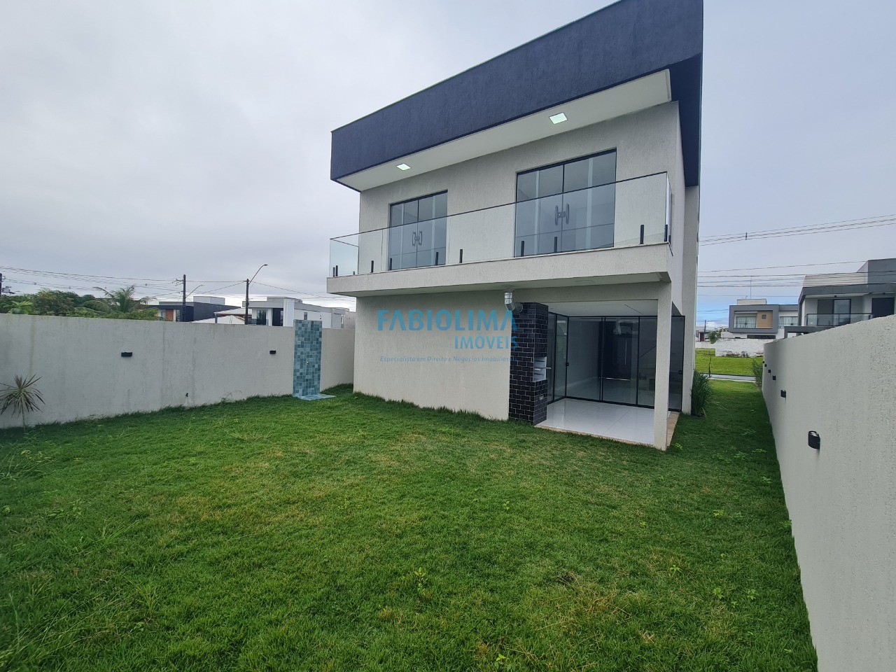 Casa de Condomínio à venda com 4 quartos, 307m² - Foto 2
