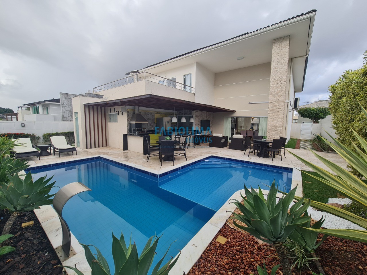 Casa de Condomínio para alugar com 4 quartos, 493m² - Foto 10