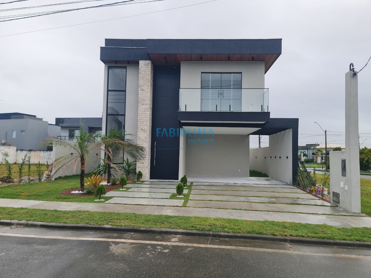 Casa de Condomínio à venda com 4 quartos, 307m² - Foto 1