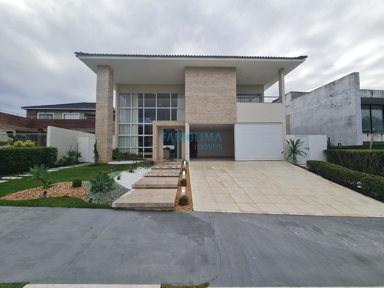 Casa de Condomínio para alugar com 4 quartos, 493m² - Foto 1