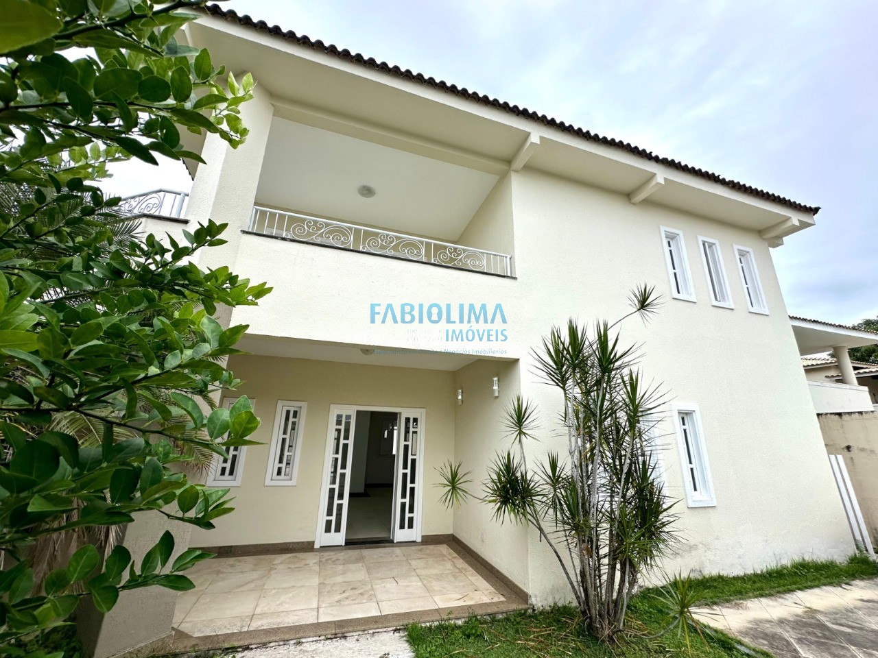 Casa de Condomínio à venda com 4 quartos, 500m² - Foto 2