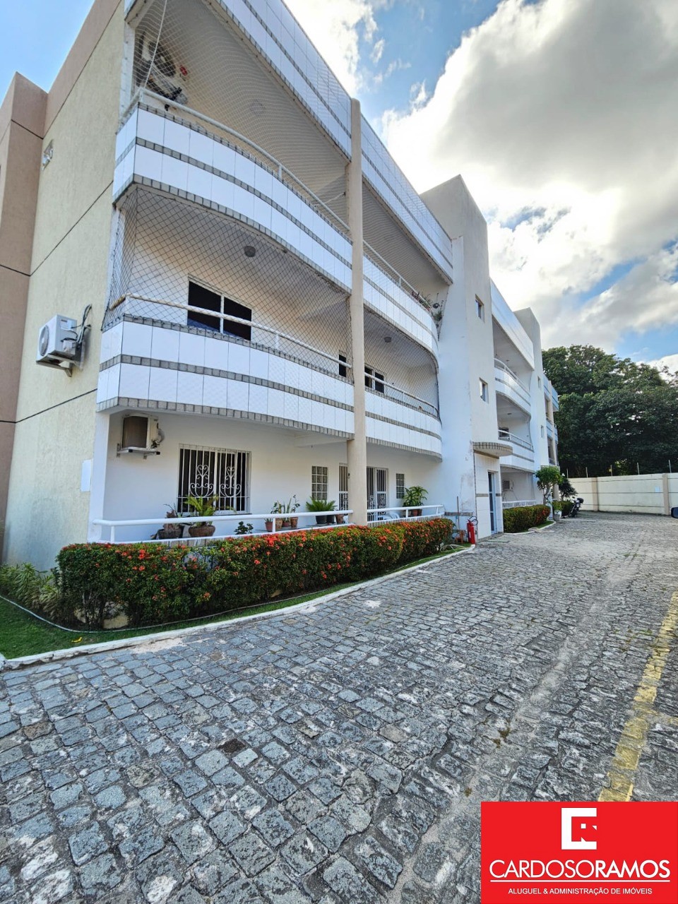 Apartamento - Pitangueiras