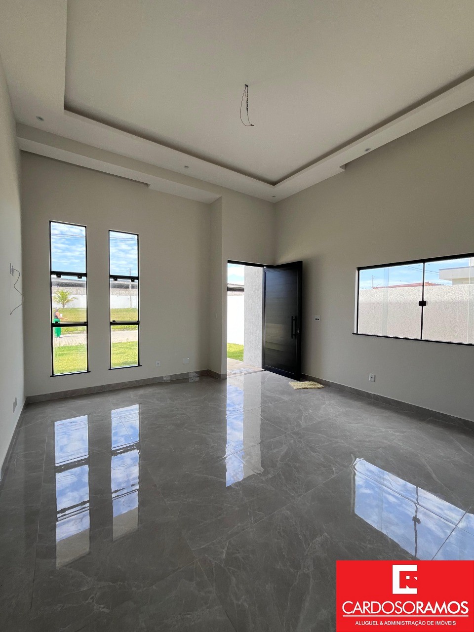 Casa à venda com 3 quartos, 300m² - Foto 3