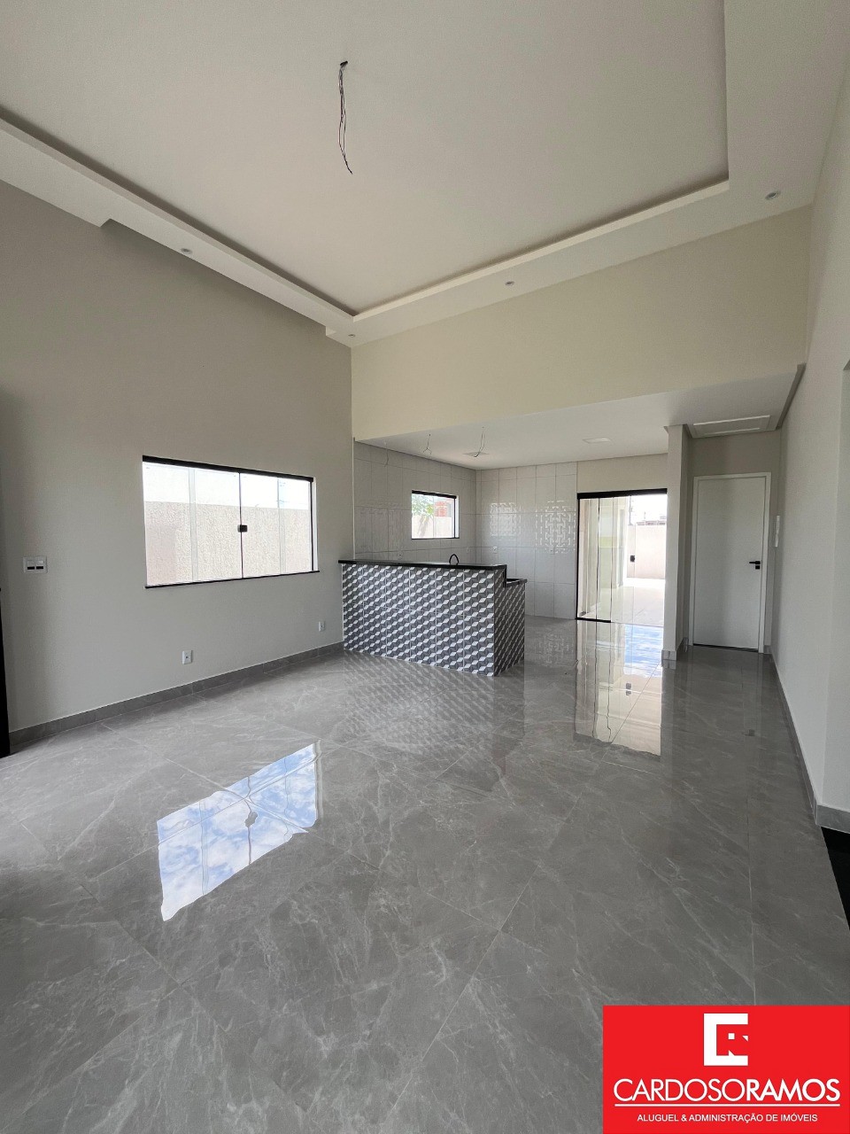 Casa à venda com 3 quartos, 300m² - Foto 4