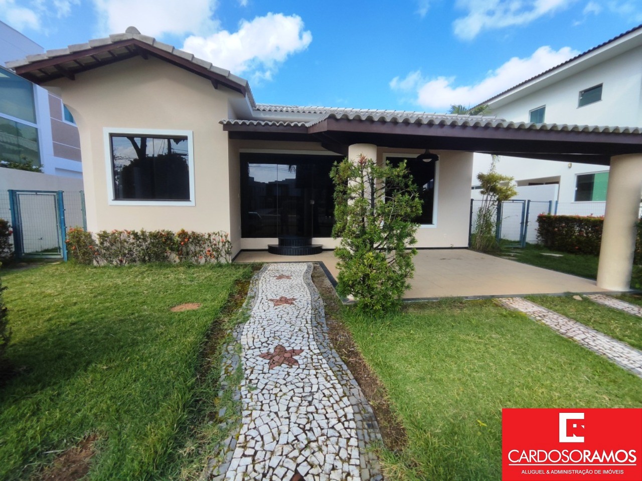 Casa à venda com 3 quartos, 463m² - Foto 1