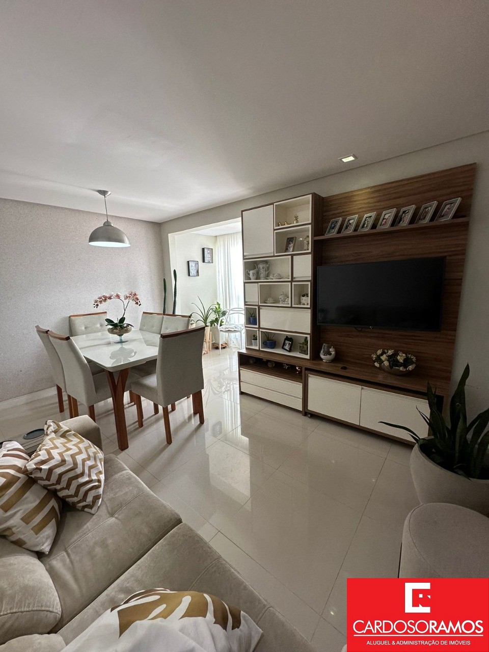 Apartamento - Buraquinho