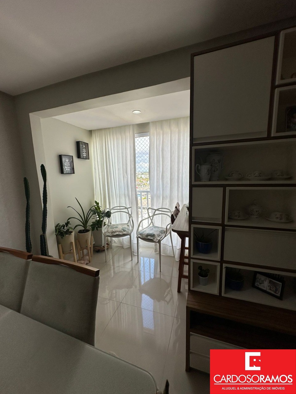 Apartamento - Buraquinho