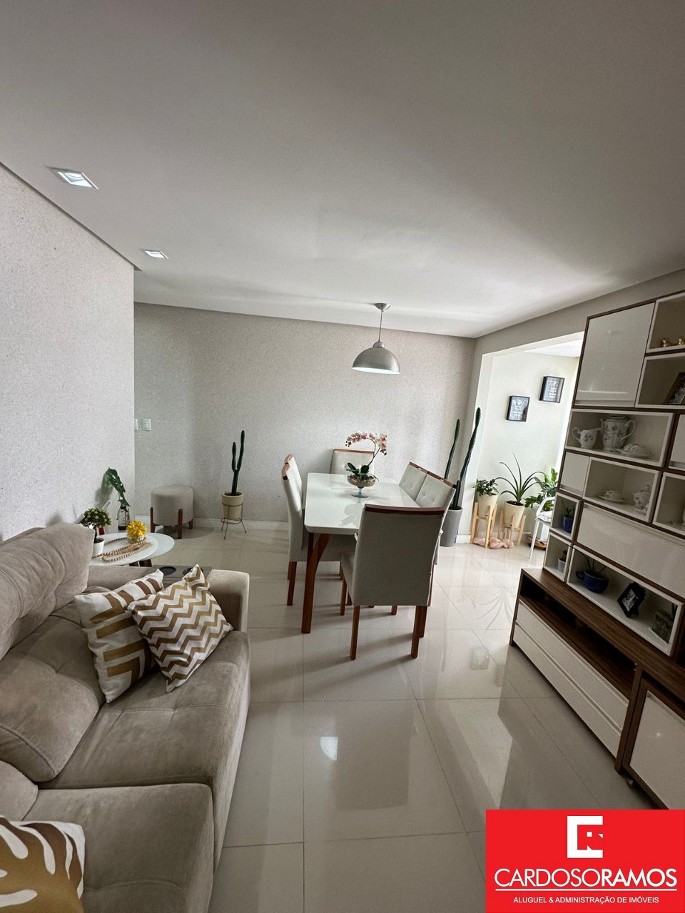 Apartamento - Buraquinho