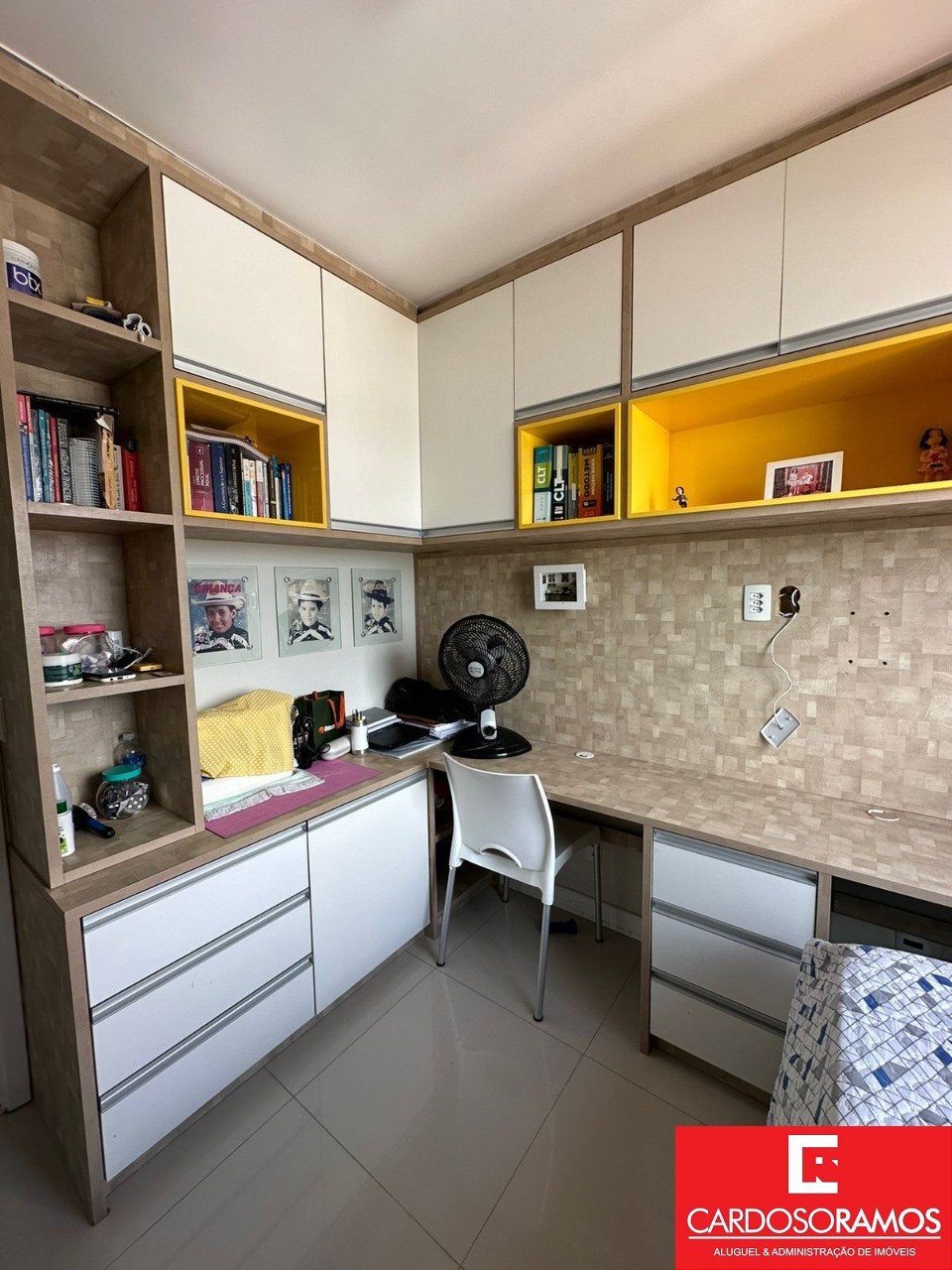 Apartamento - Buraquinho
