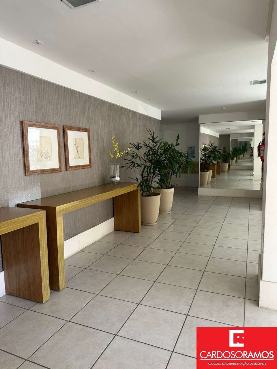 Apartamento - Buraquinho