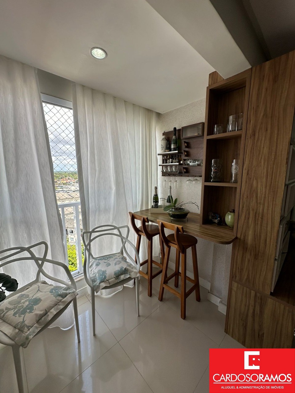 Apartamento - Buraquinho