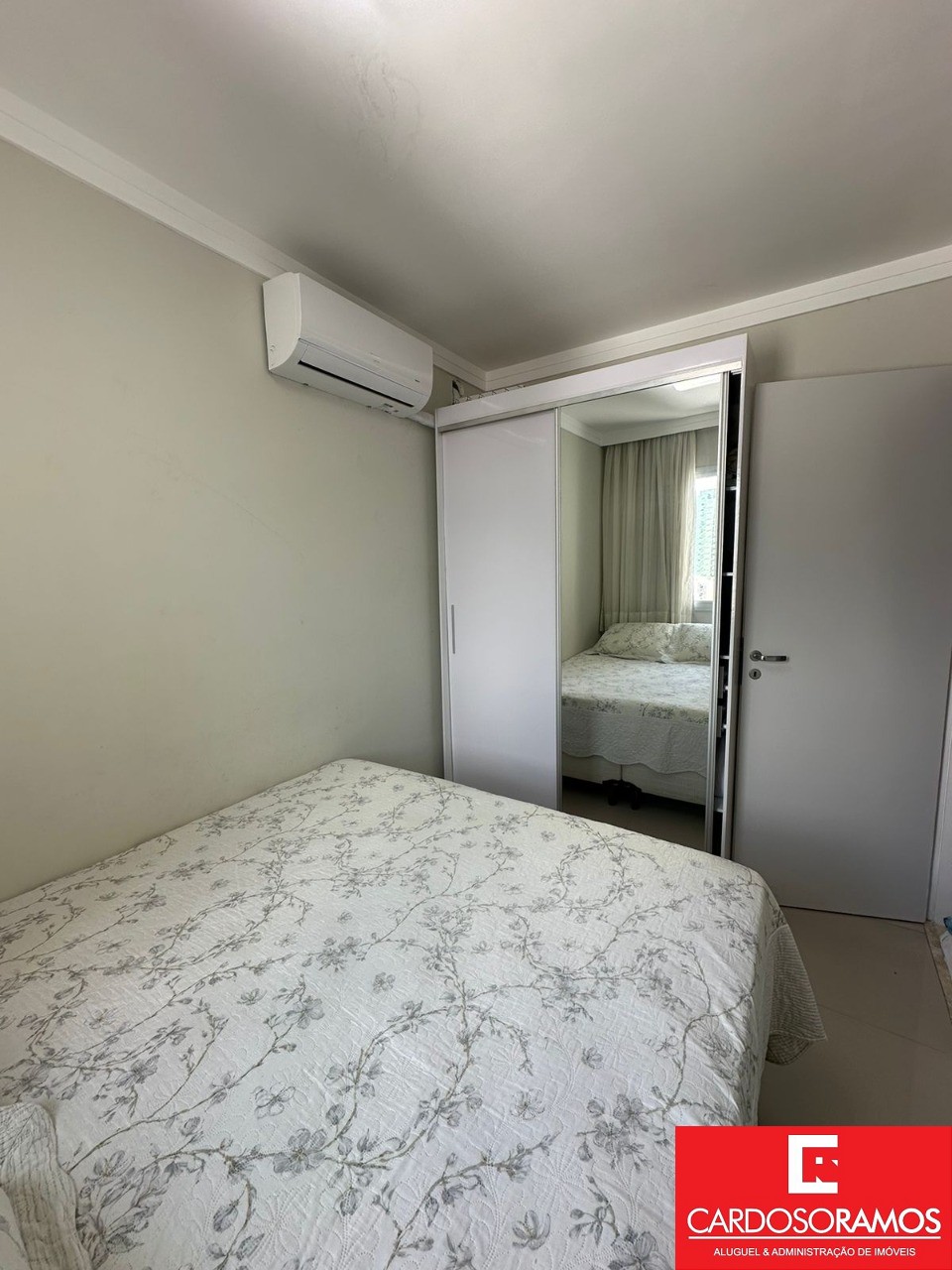 Apartamento - Buraquinho