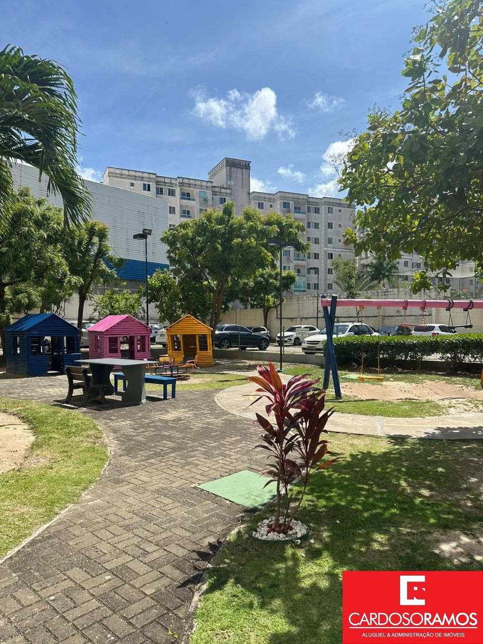 Apartamento - Buraquinho