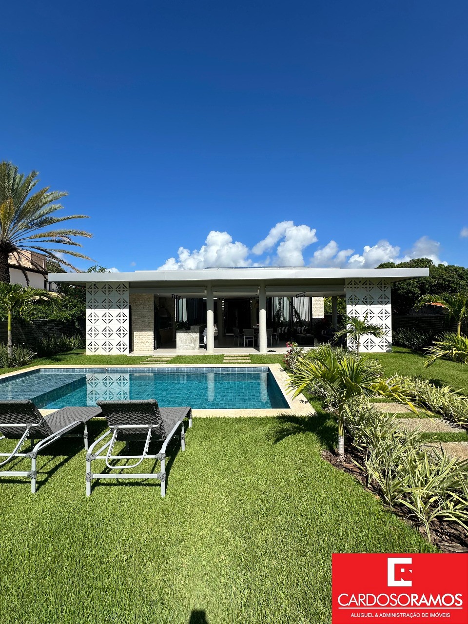 Casa à venda com 5 quartos, 750m² - Foto 1
