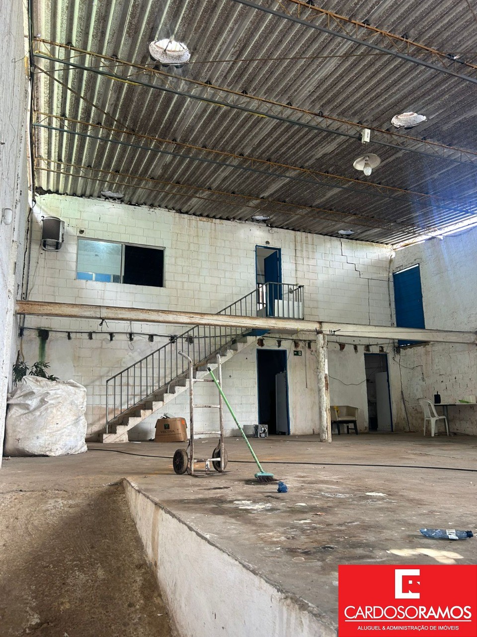 Depósito-Galpão-Armazém à venda, 1040m² - Foto 1