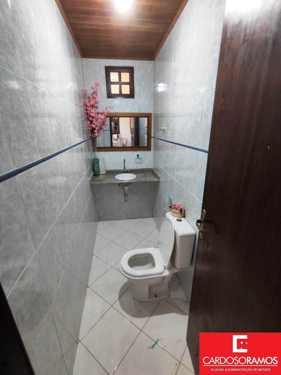 Casa para alugar com 4 quartos, 250m² - Foto 14