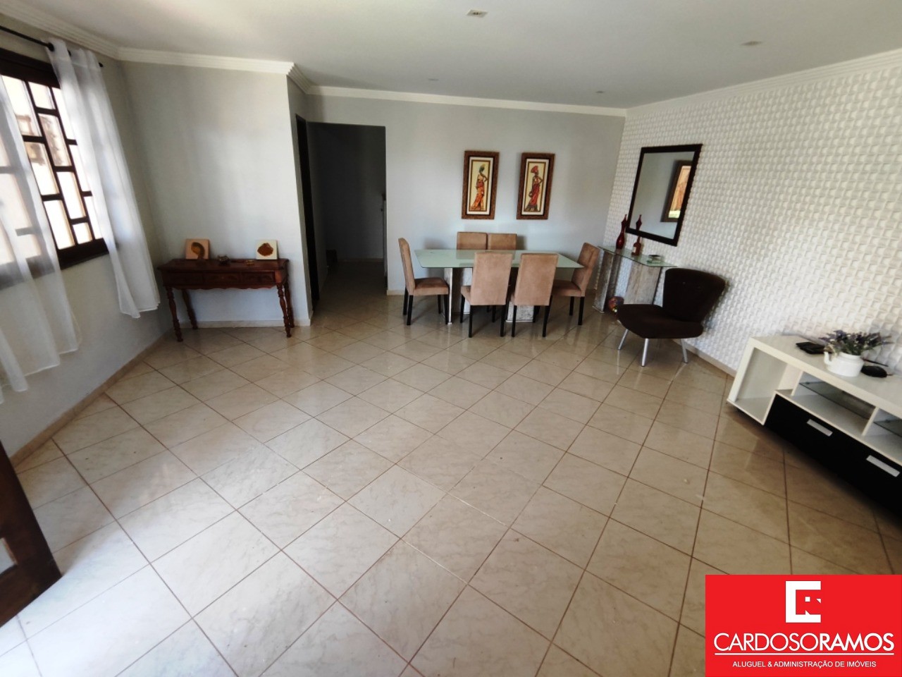 Casa para alugar com 4 quartos, 250m² - Foto 9