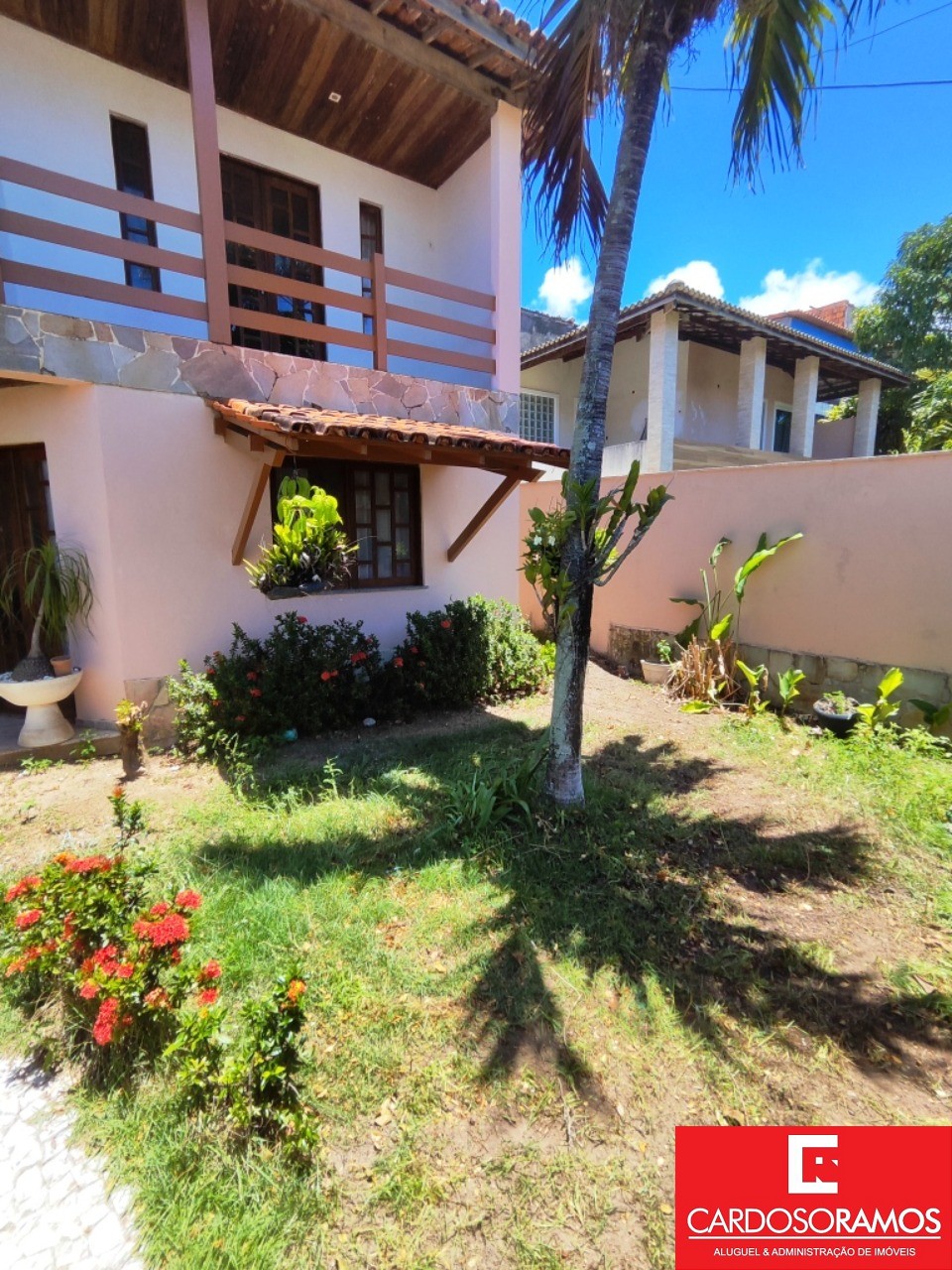 Casa para alugar com 4 quartos, 250m² - Foto 2