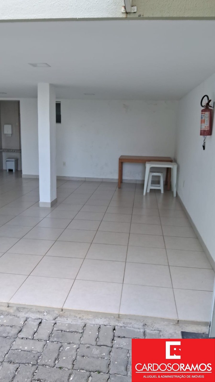 Apartamento - Buraquinho