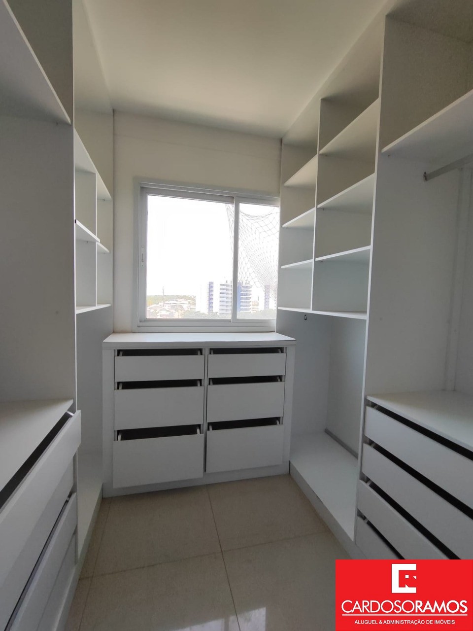 Apartamento - Buraquinho
