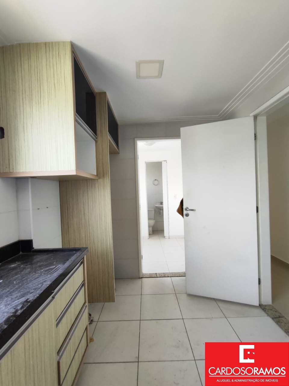 Apartamento - Buraquinho
