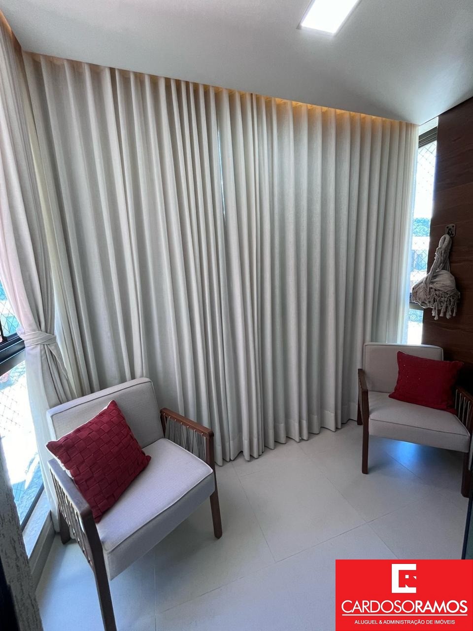 Apartamento - Buraquinho
