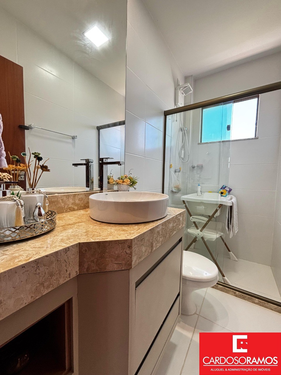 Apartamento - Buraquinho