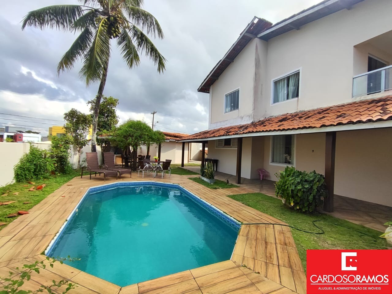Casa à venda e aluguel com 3 quartos, 538m² - Foto 1