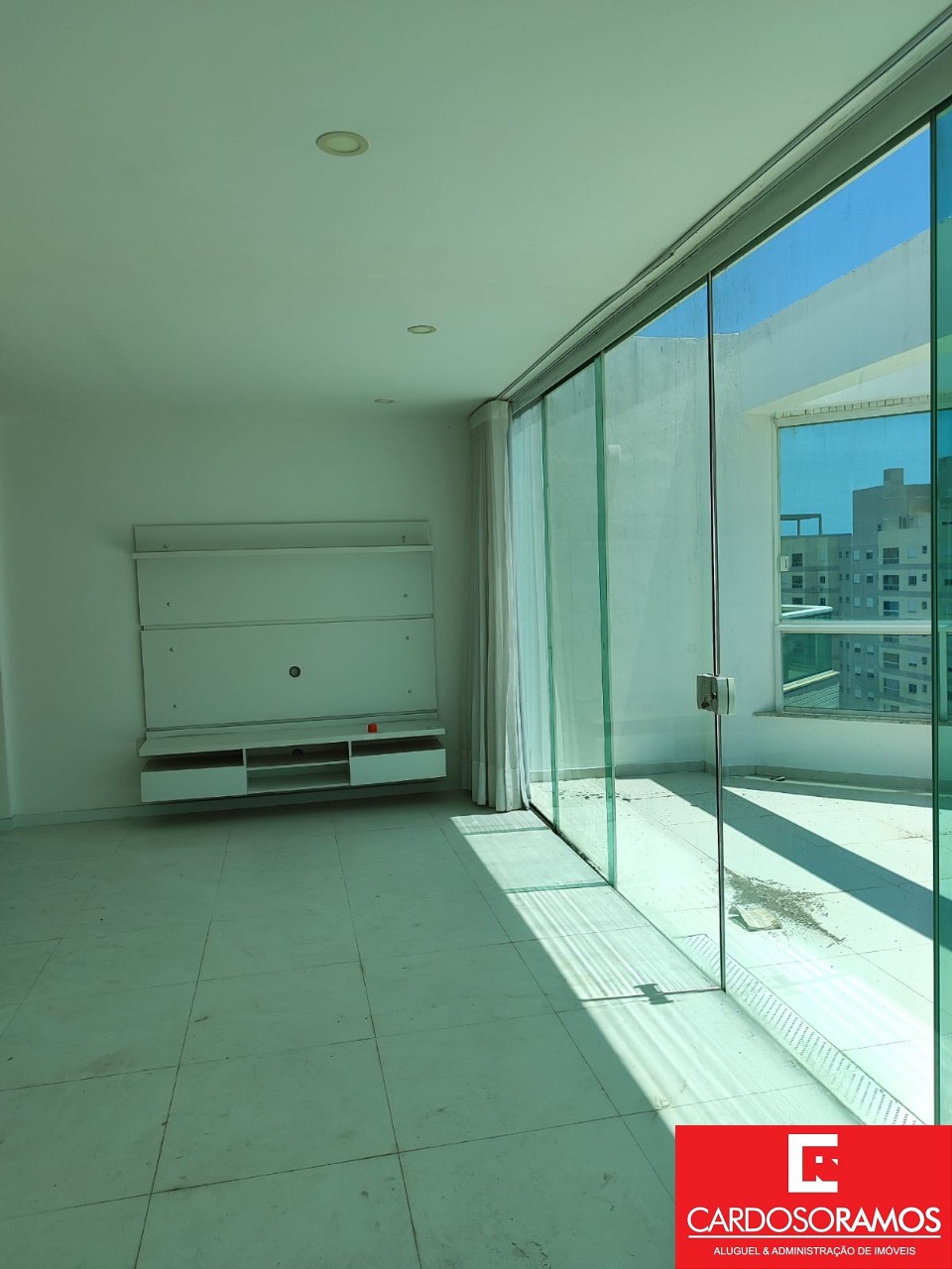 Apartamento - Buraquinho