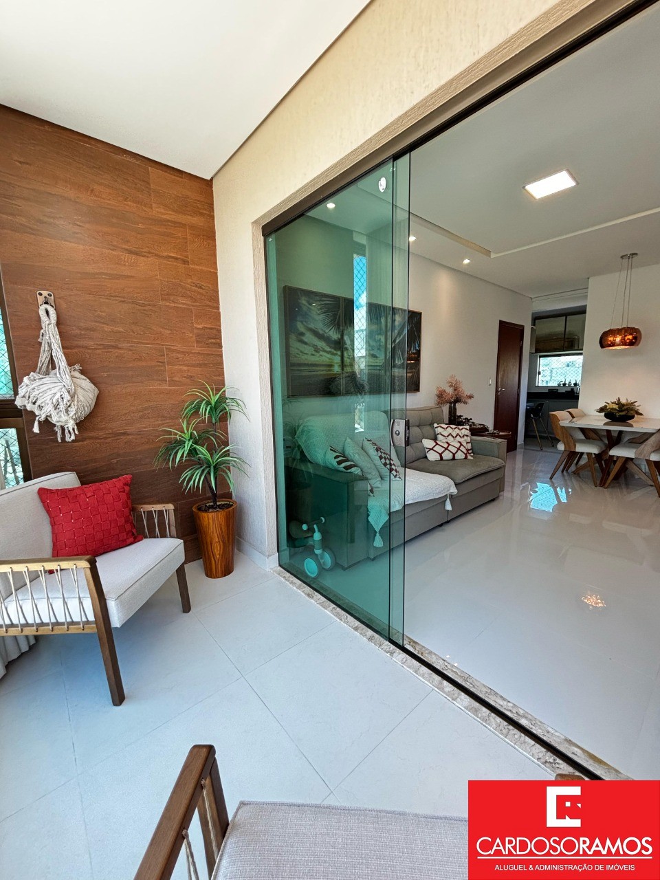 Apartamento - Buraquinho